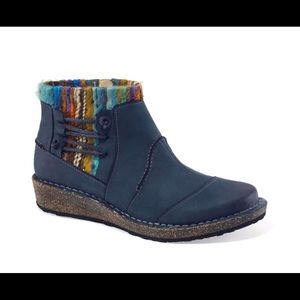 Aetrex sweater boots